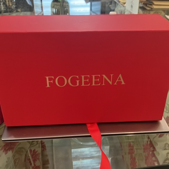 New raspberry pumps by Fogeena 7 1/2 kitten heels too small for me Now $55 - Picture 2 of 9